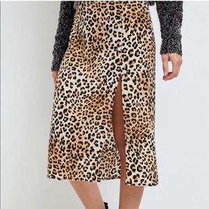 PACSUN LA Hearts slit midi skirt in leopard print, size large, like new!